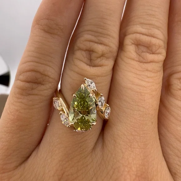 2.11 carat fancy vivid green VS2 pear diamond engagement ring leafy style - Picture 7 of 10